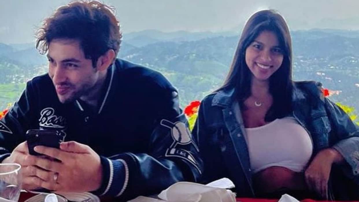 Amitabh bachchan grandson agastya nanda gives flying kiss to shah rukh khan daughter suhana khan video viral