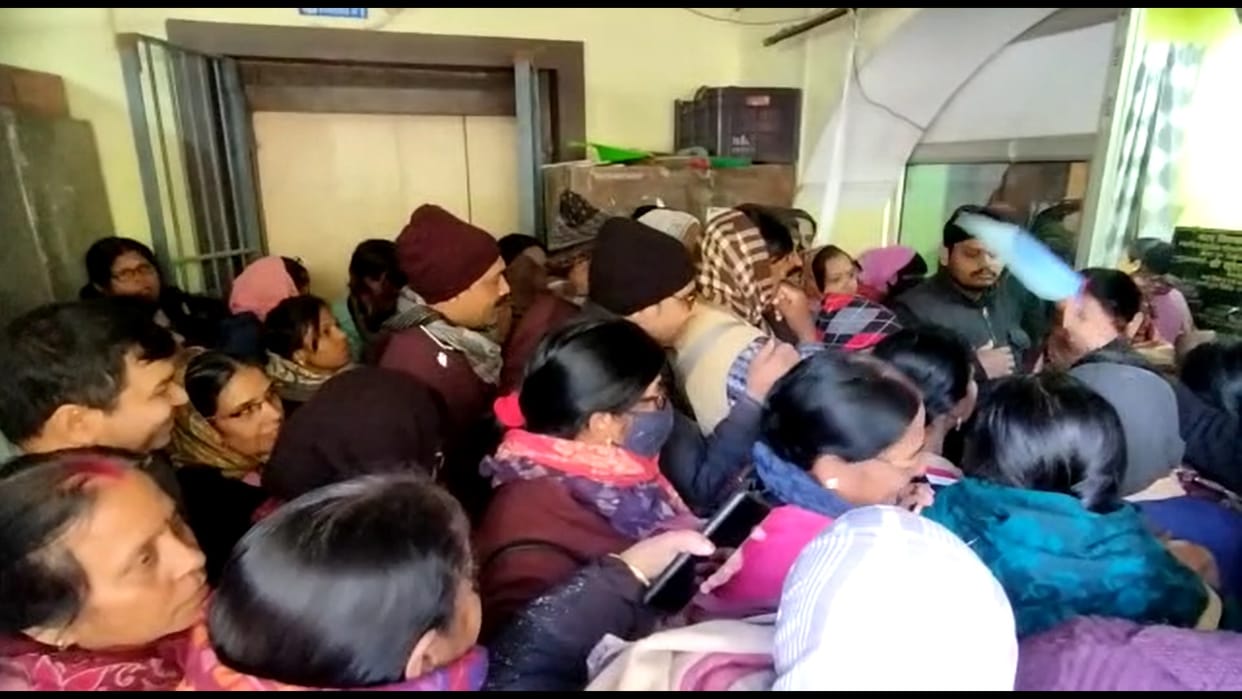 Bihar: Such a beginning of caste enumeration… know why there is such a struggle to enter a room