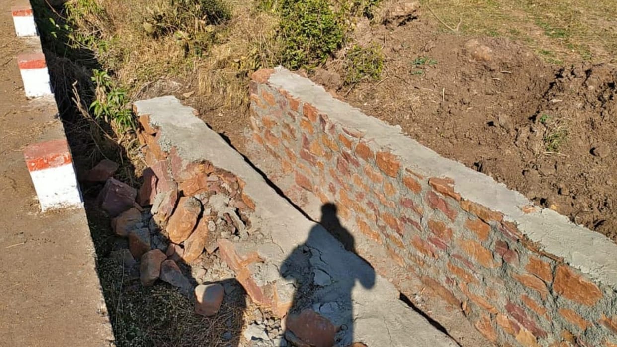 Chhatarpur The drain being built at the cost of lakhs was uprooted officer became unknown