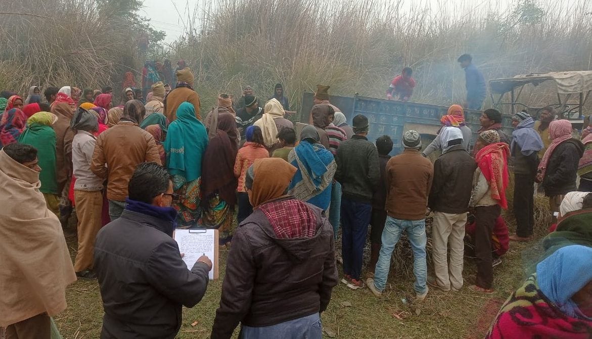 Dead body of a farmer found floating in the Ghaghra river, had gone out to guard the crop
