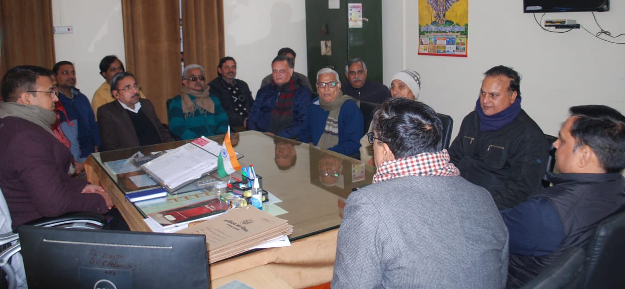 Hathras: Meeting with kiln businessmen to increase revenue