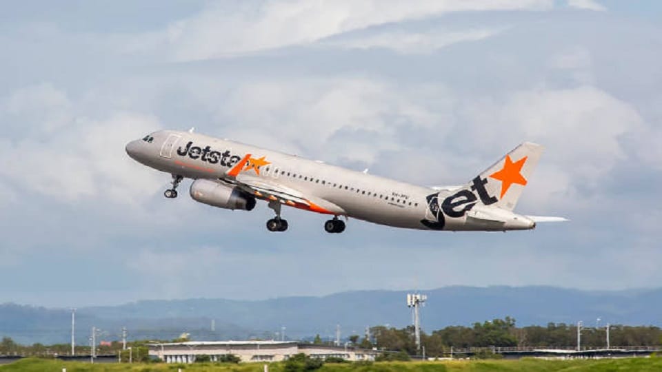 Japan jet star flight makes emergency landing after apparent bomb threat