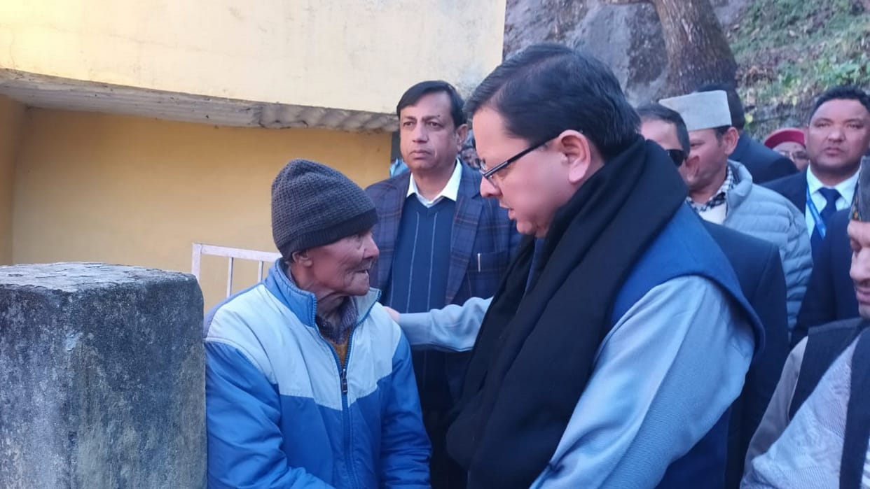 Joshimath Sinking: CM Dhami to Work on War-Footing in Uttarakhand’s Joshimath Town News in Hindi