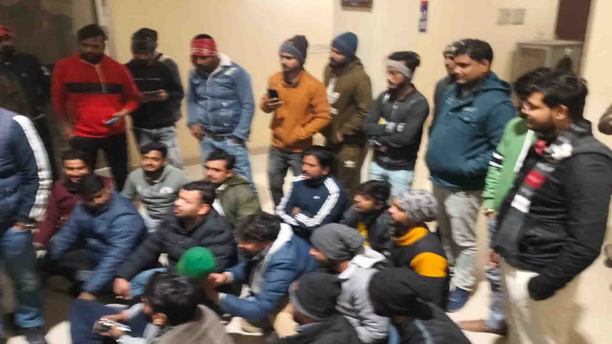 Police beat up BJP worker at Barra Chowki in Kanpur