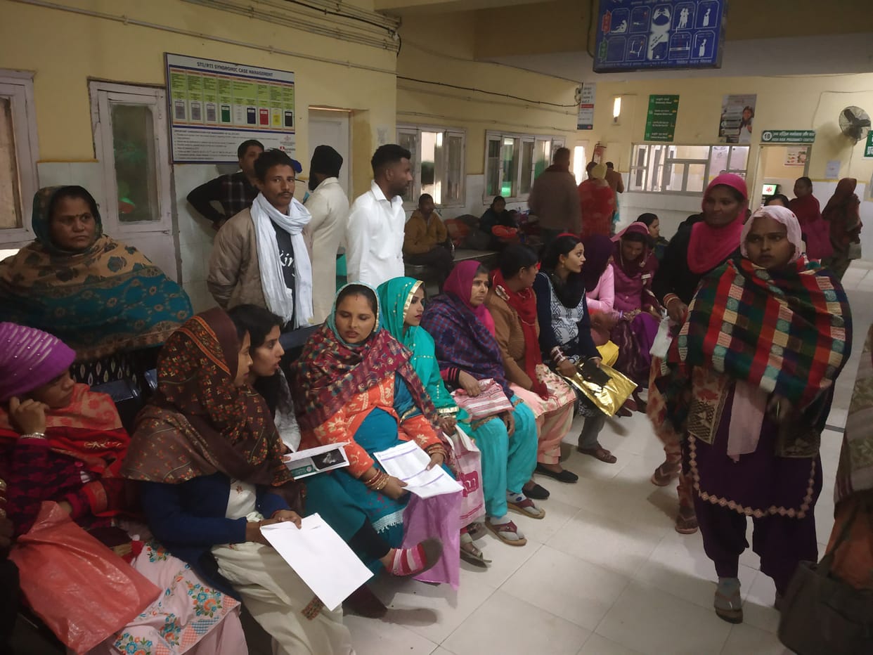 Health: Patients of cough, cold and fever increased but the department did not increase corona sampling