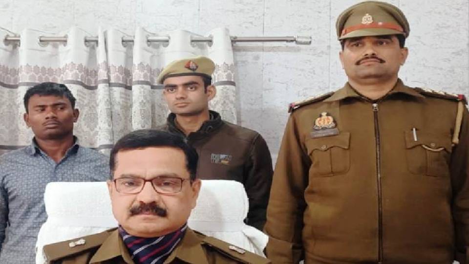 Aunt and nephew together killed uncle who was obstructing illegal relationship in firozabad
