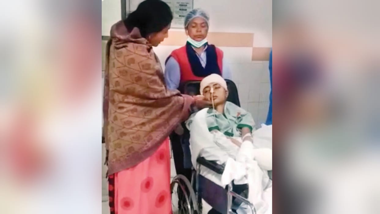 Greater Noida engineering student accident sweety concious ask about phone