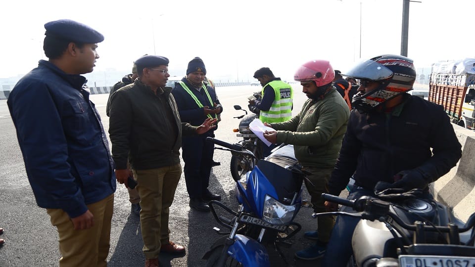 Delhi-Meerut Expressway Challans cut for 473 two-wheeler drivers e-challan will reach home Everyone pay 20 tho