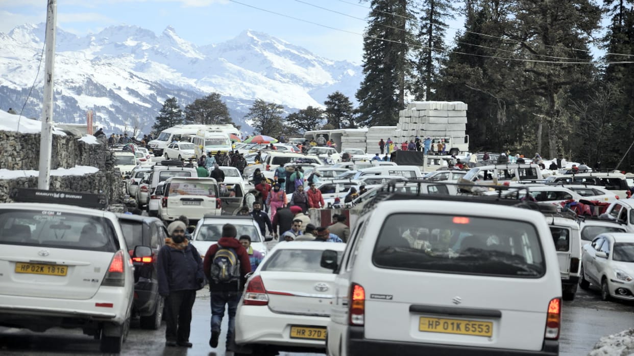 Tourist vehicles running on battery electric, ethanol and methanol exempted from permit fees from May 1