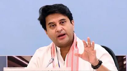 jyotiraditya scindia target rahul gandhi congress said they have left with no ideology on defamation case