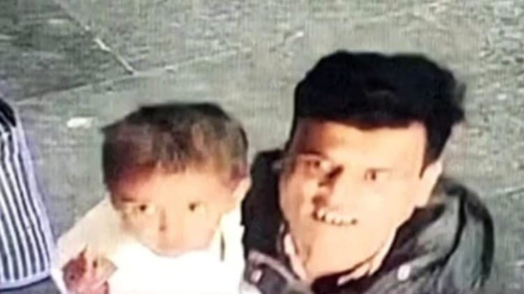 सीसीटीवी में कैद बच्चा चोरी का आरोपी