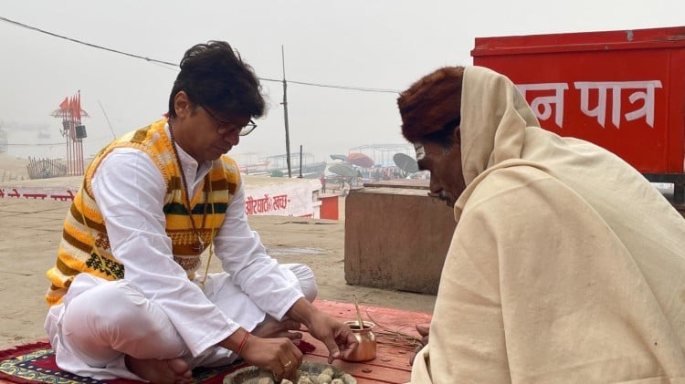 Varanasi: वाराणसी पहुंचे फिल्म इंडस्ट्री के फेमस सिंगर शान, अस्सी घाट पर ऐसे क्यों नजर आए ?