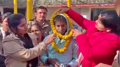आधार कार्ड के जरिए परिजनों से मिला बच्चा