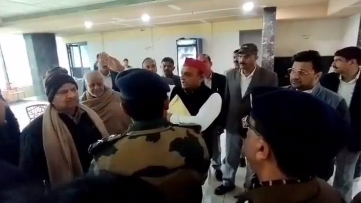 Akhilesh Yadav in SP head quarter in Lucknow in protest to arrest of a activist.
