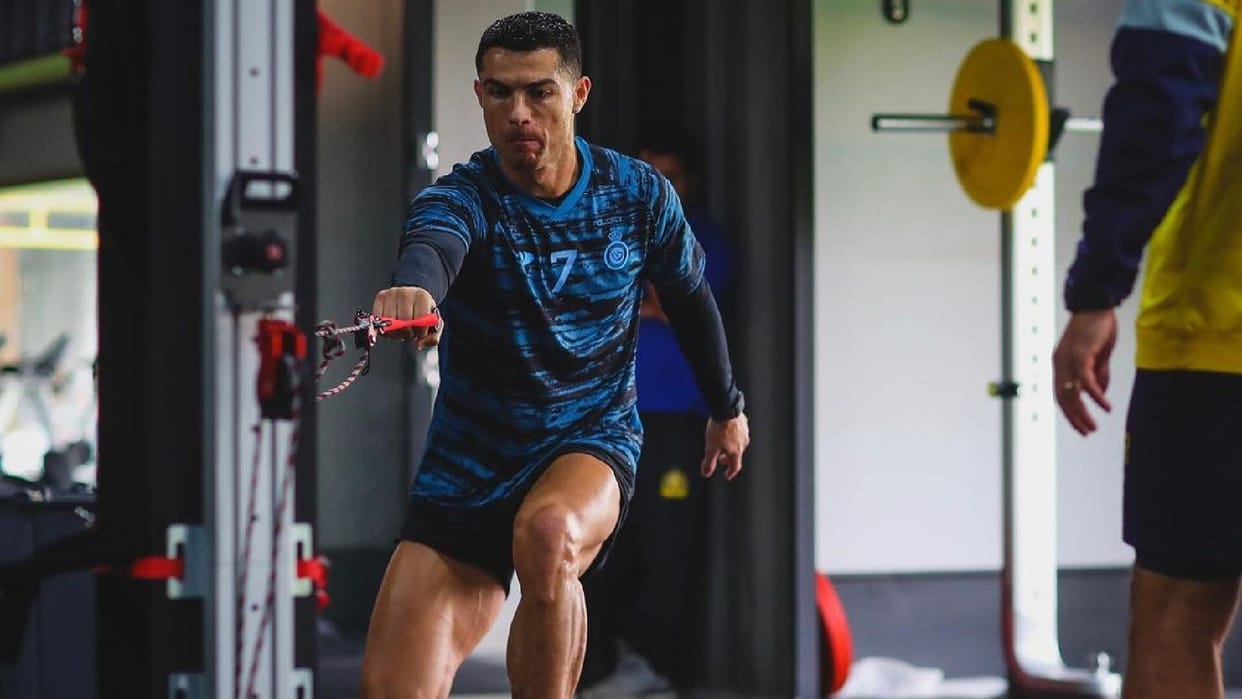 Cristiano ronaldo is ready to roar with Al nassr shared workout photos with captain Make Every Workout Count