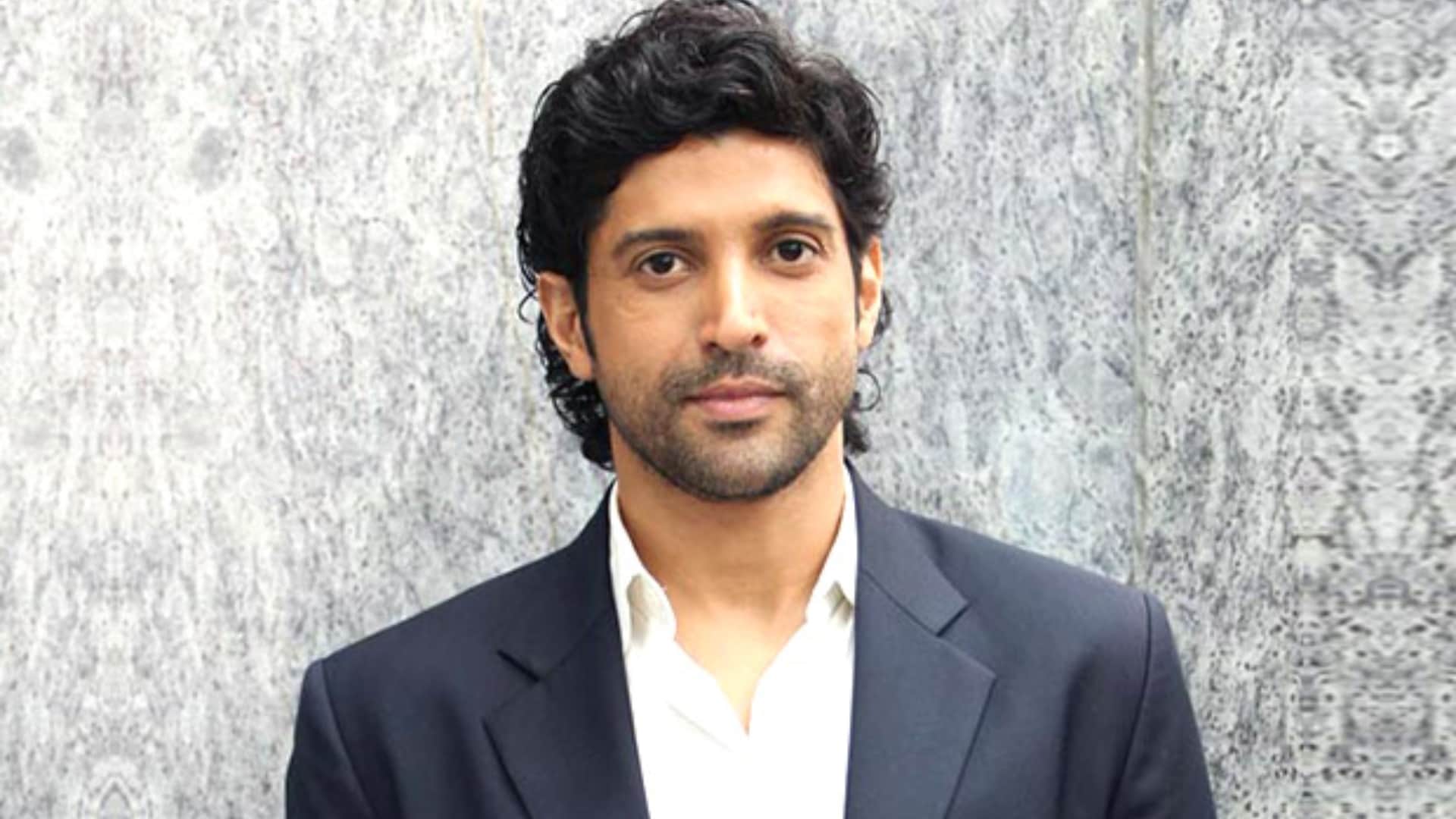 Farhan Akhtar Birthday Multitalented actor of bollywood here are some unknown facts about Singer Director