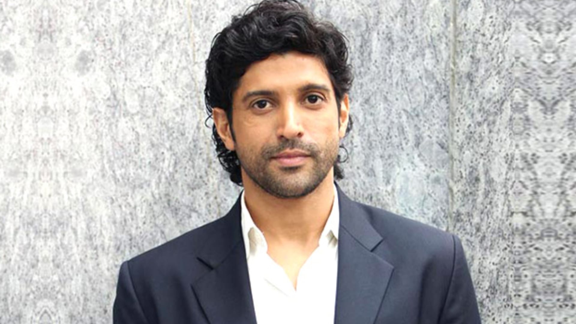 Farhan Akhtar Birthday Multitalented actor of bollywood here are some unknown facts about Singer Director