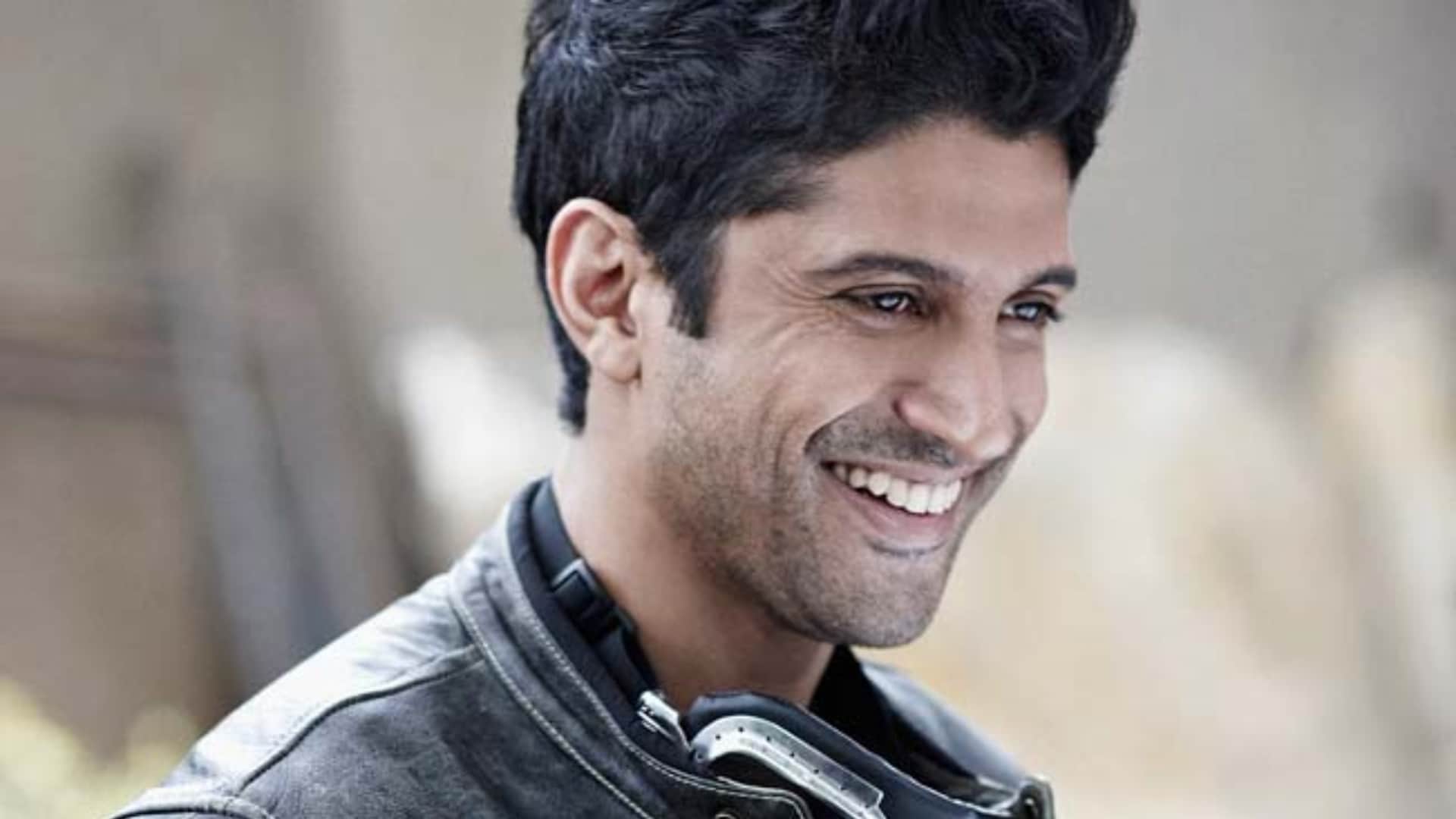 Farhan Akhtar Birthday Multitalented actor of bollywood here are some unknown facts about Singer Director