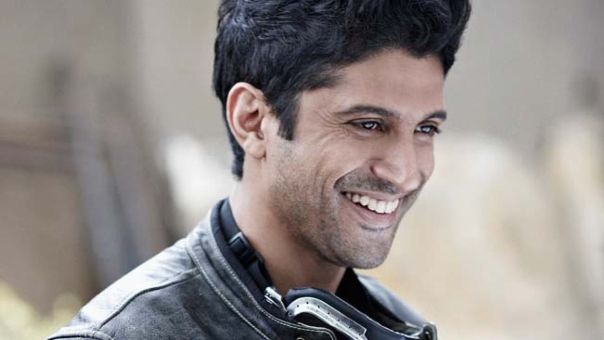 Farhan Akhtar Birthday Multitalented actor of bollywood here are some unknown facts about Singer Director