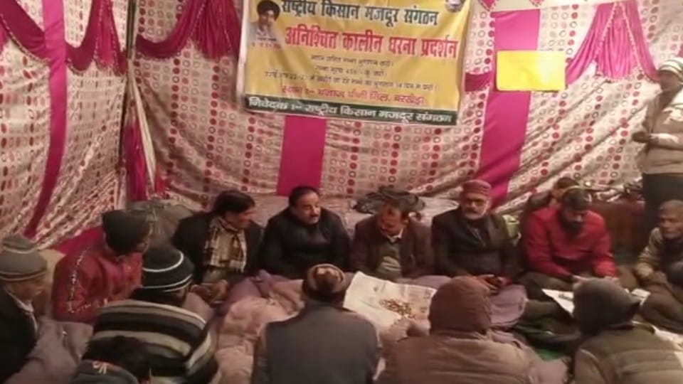 Farmers protest continues at the gate of Barkhedi sugar mill in Pilibhit