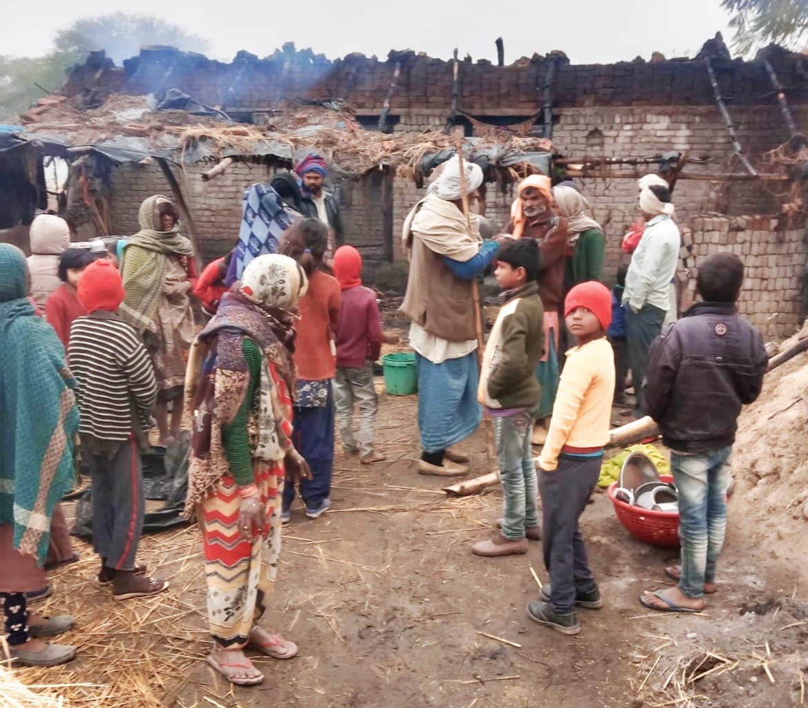 Banda: House burnt to ashes due to late night fire