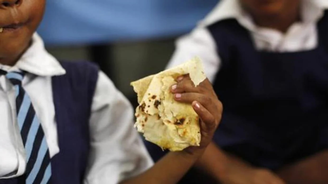 Kerala Students fall ill after consuming food at a school function