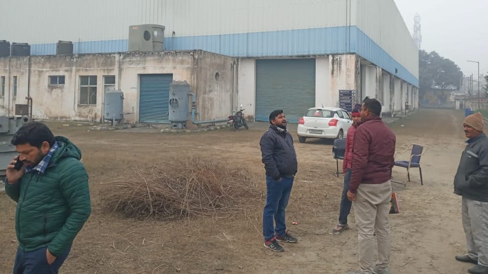 Haridwar Crime News: Armed miscreants Robbery in  factory after hostage security Guards