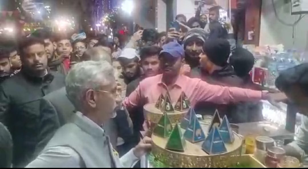 External Affairs Minister S Jaishankar ate Gundi Paan of Indore