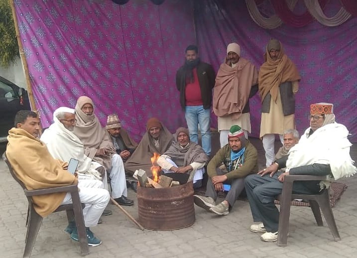 Farmers sitting on hunger strike even in severe cold