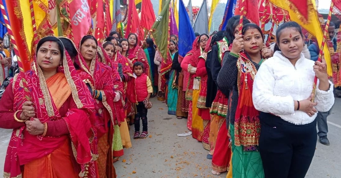 Flag procession of Narkili Shri Shyam Khatu with elephant and horse