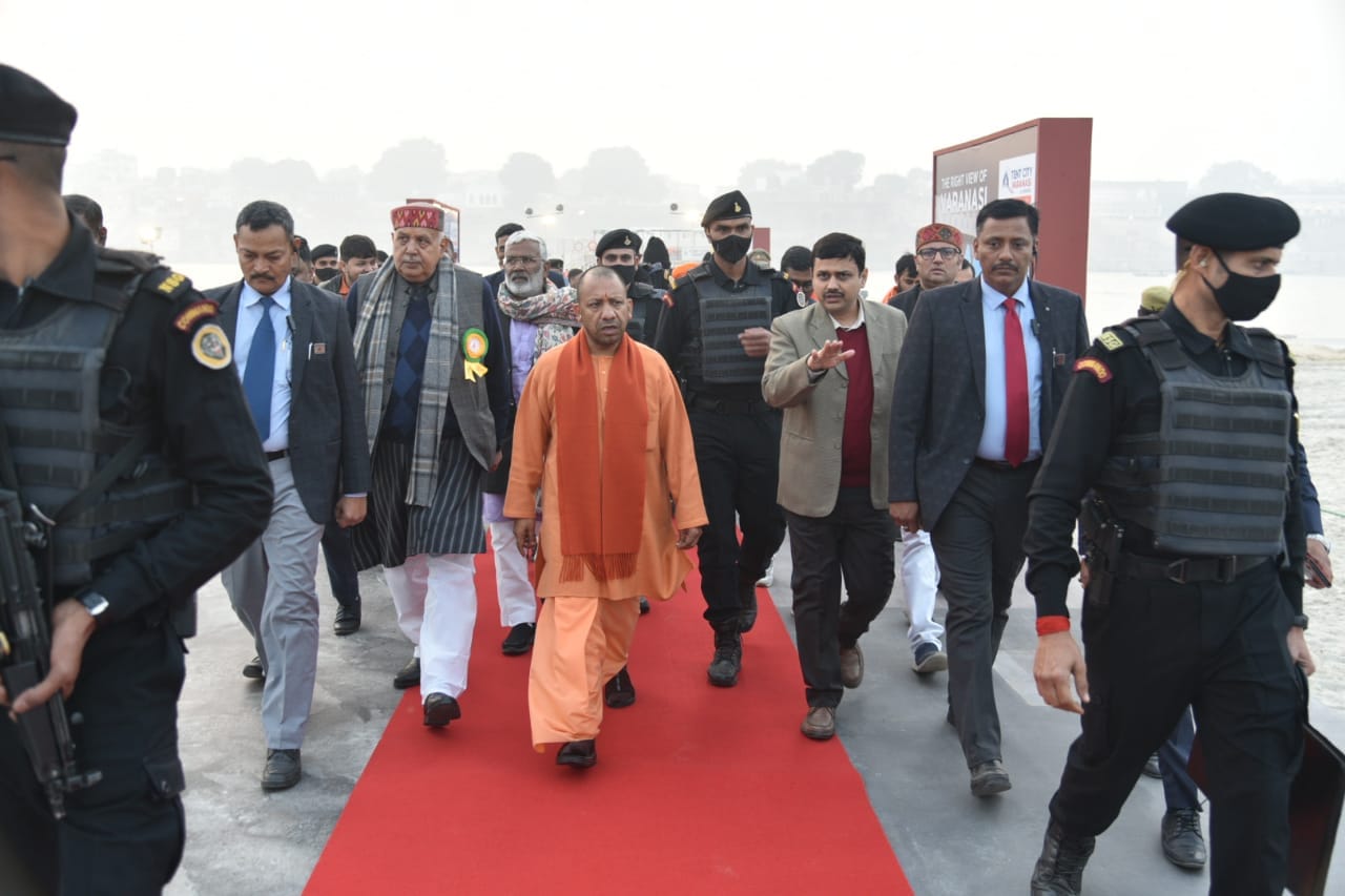 CM Yogi inspected tent city in varanasi facilities not less than 5 star hotel like these arrangements