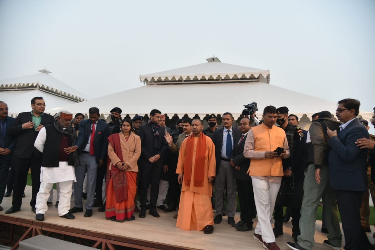 CM Yogi inspected tent city in varanasi facilities not less than 5 star hotel like these arrangements