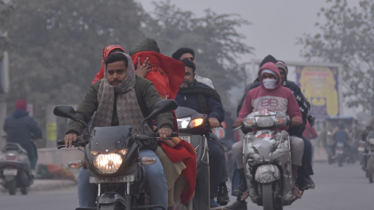Delhi Weather News temperature recorded 4.7 degrees it will fall further Yellow alert for cold wave throughout