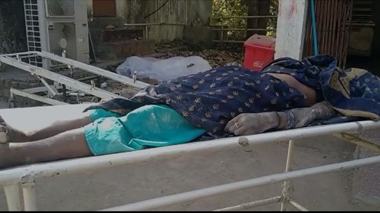 Korba: छुई खदान धसने से बड़ा हादसा, एक महिला की मौत, दो घायल, मचा कोहराम Korba: छुई खदान धसने से बड़ा हादसा, एक महिला की मौत, दो घायल, मचा कोहराम