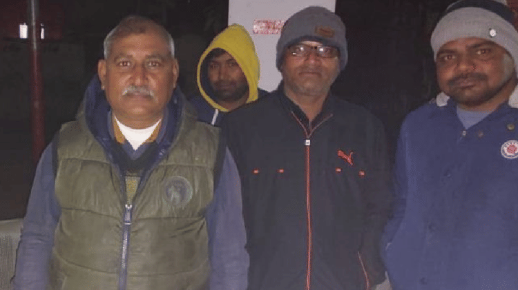 रिपोर्ट दर्ज कराने आए ललित स्वामी पवन