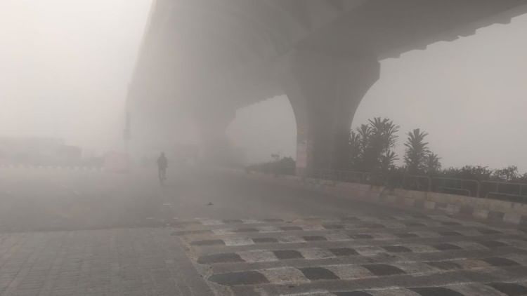 वाराणसी रिंग रोड पर छाया कोहरा