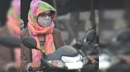 MP Weather Today: हवाओं ने फिर बदला रुख, कंपकंपाने लगा मध्यप्रदेश, 15 जिलों में बारिश का अलर्ट एमपी मौसम आज: मध्यप्रदेश में एक बार फिर ठंडक जोर मारने लगी है।