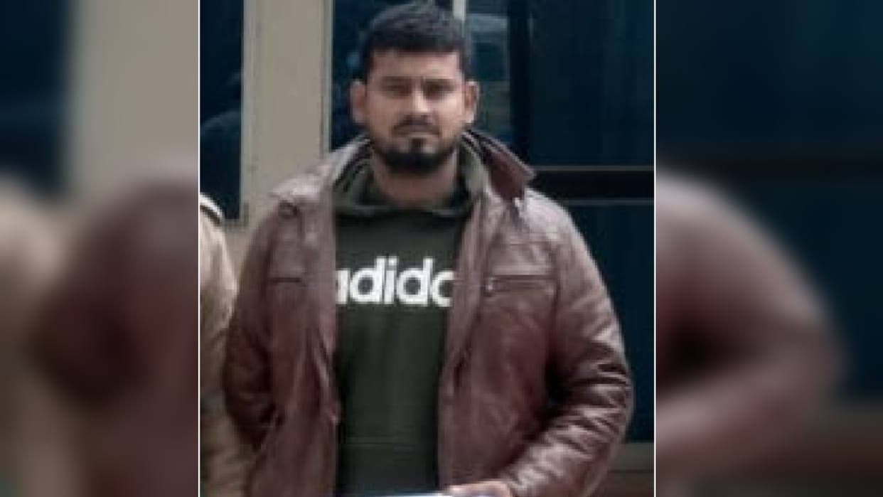 Student leader arrested for home delivery of carbine