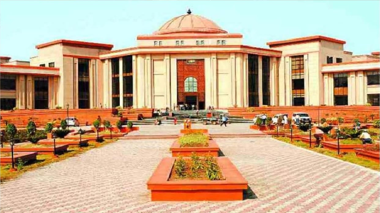 Big relief to Raman Singh and Patra Bilaspur High Court