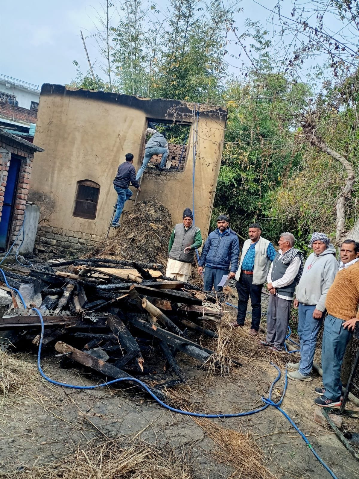 Gaushala ash, family in Gahliyan