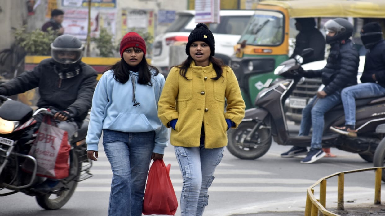 Gorakhpur Weather News Update Today Heavy Cold Wave Sun Not Come Out From 10 Days