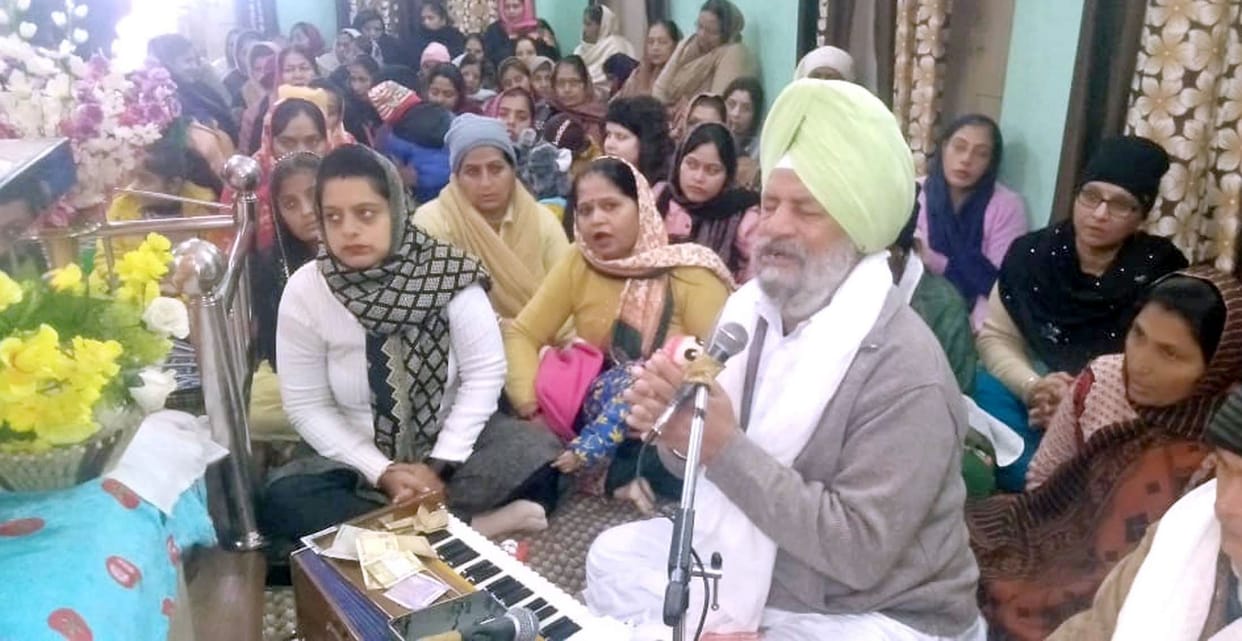 Ragi jathas extolled the glory of Guru Gobind Singh