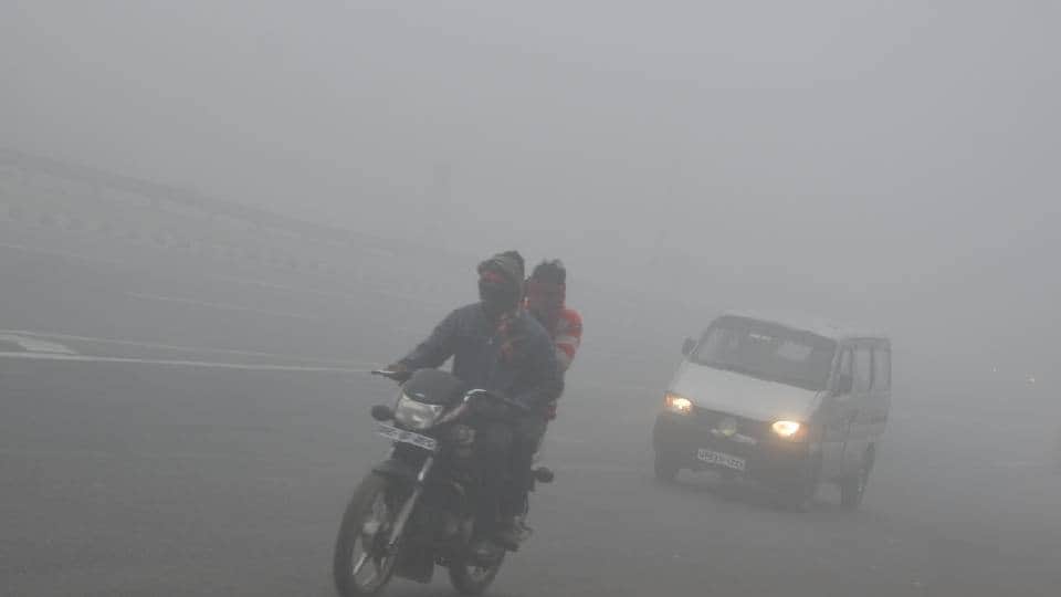 Kasganj recorded minimum mercury of 5 degrees Celsius sun covered with fog cover and clouds