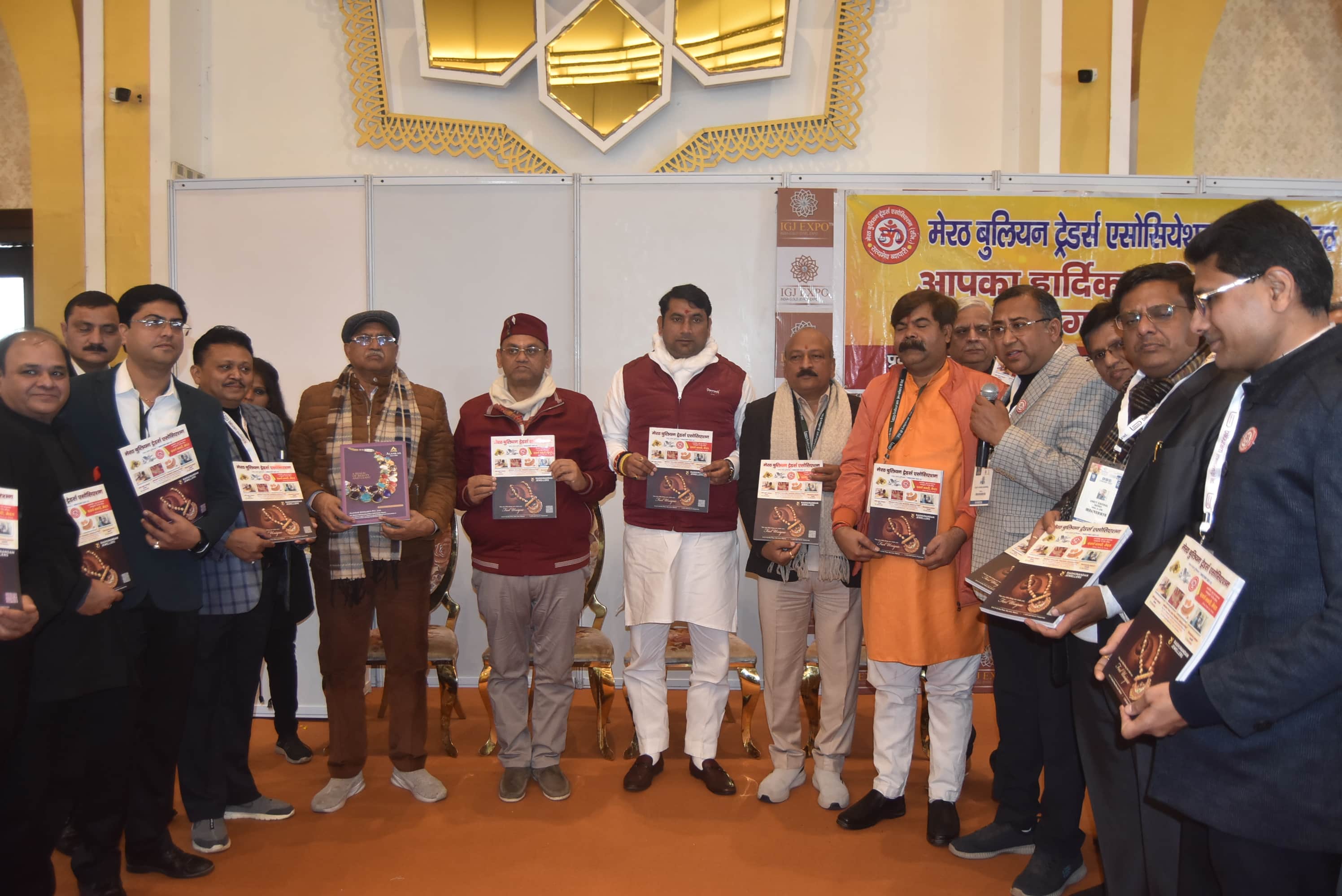 Meerut Jewellery Expo: Diamond made Sardar Patel, India Gate of Gold, forty crores of jewellery