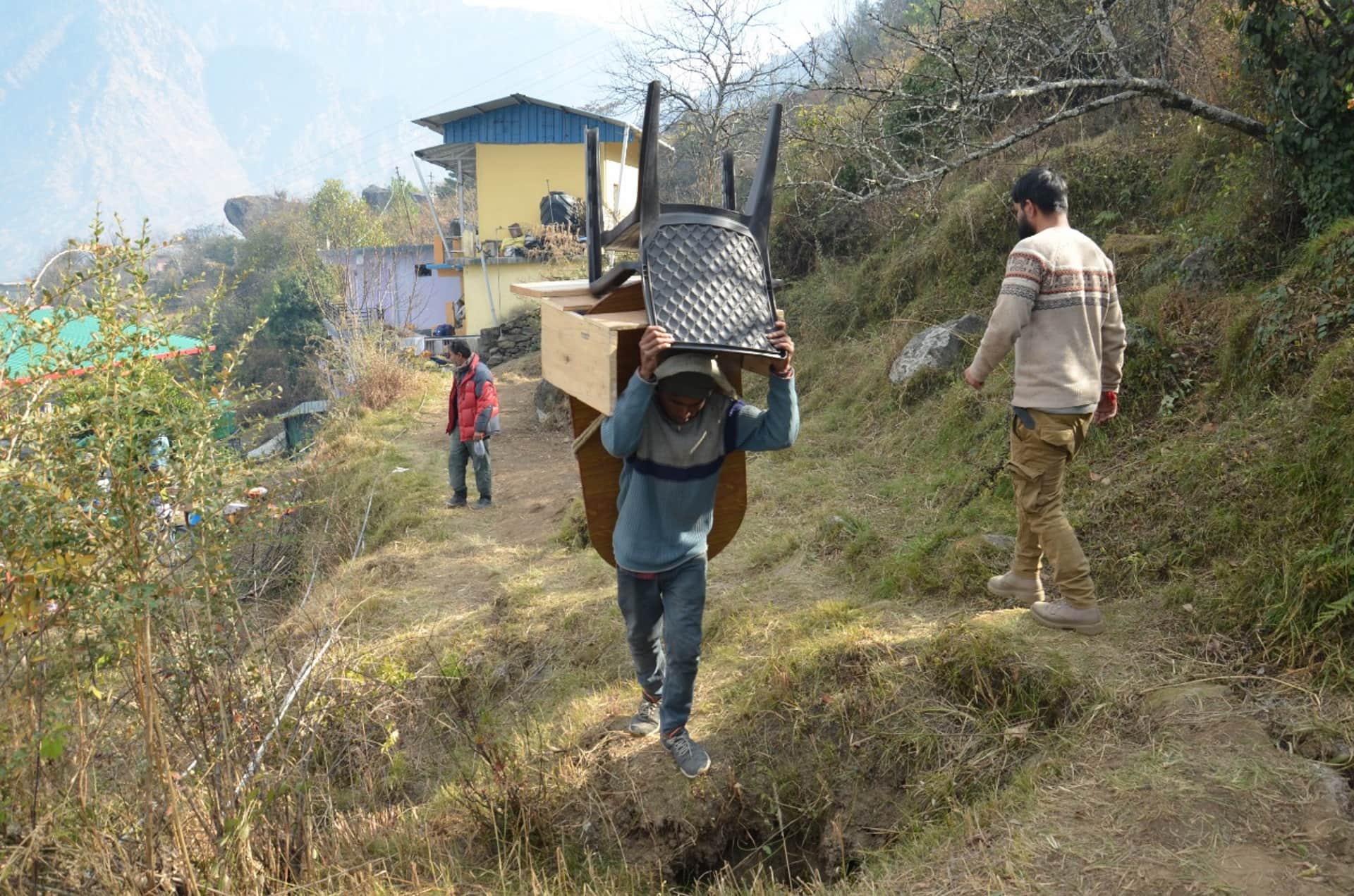 Joshimath Sinking: Unsafe buildings demolished people crying for their houses Uttarakhand news in Hindi