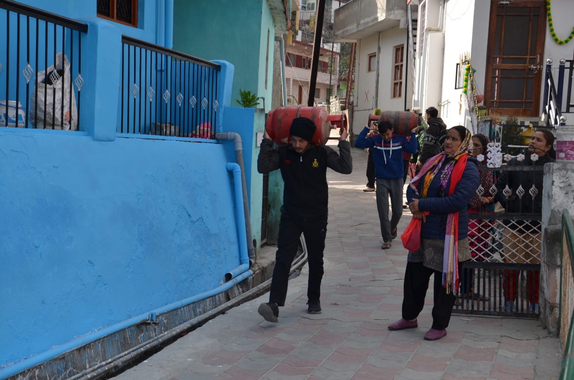 Joshimath Is Sinking Instructions to demolish dilapidated buildings in Joshimath Uttarakhand news in hindi