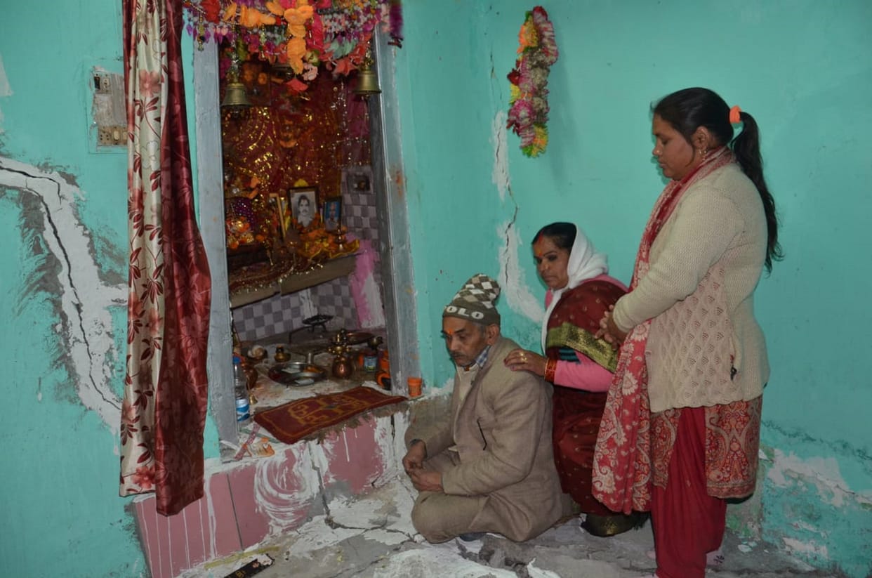 Joshimath Sinking Devi is not ready to leave place victim said I'll not go without her unique case came