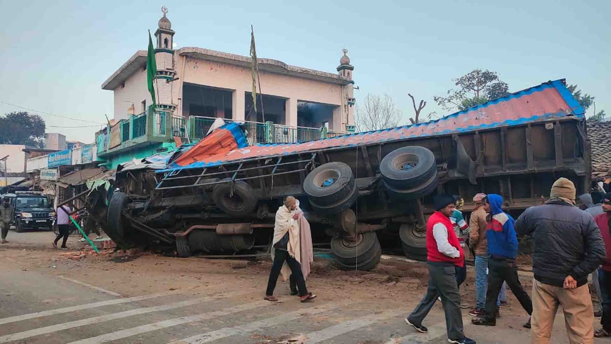 ahoba: Container overturned, youth Died, two injured