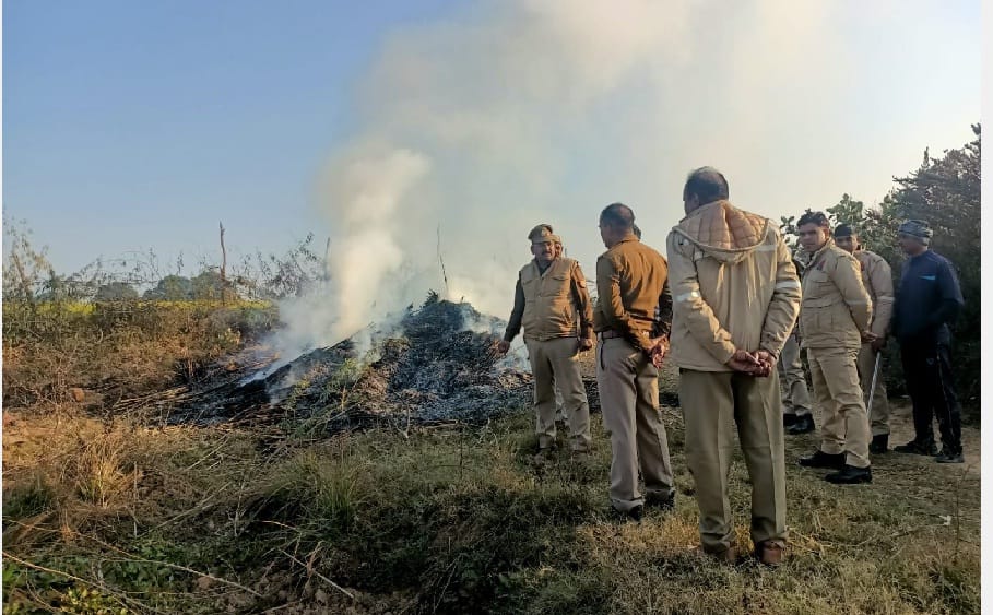 Woman killed and half-burnt body thrown in field in Orai, fear of burning to destroy evidence