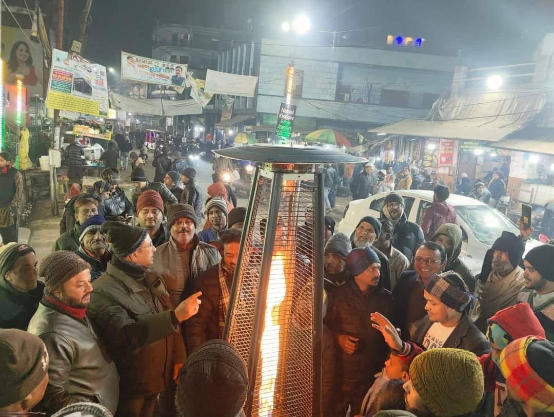 Kanpur first tower heater installed at Rupam intersection for pedestrians